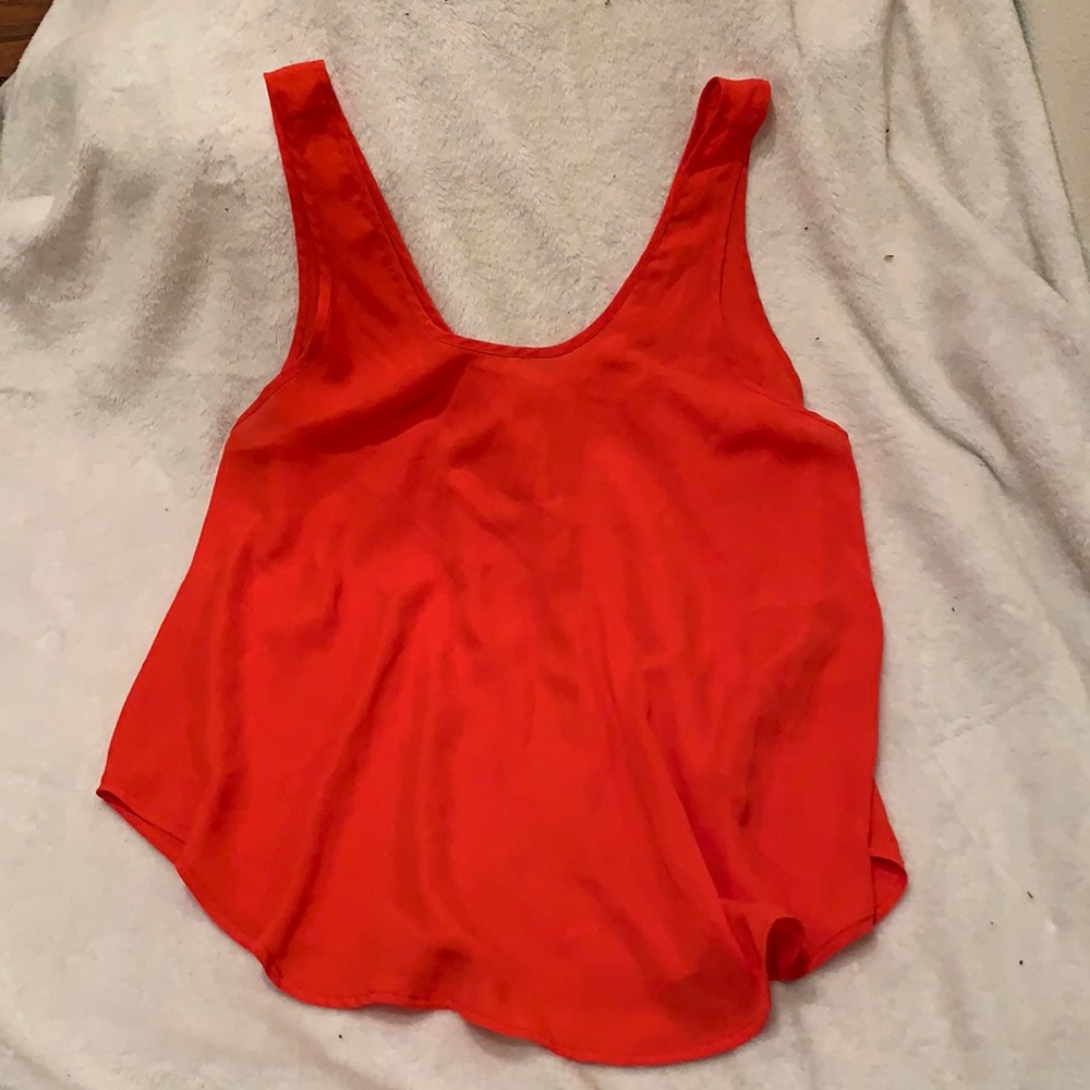 Flowy tank